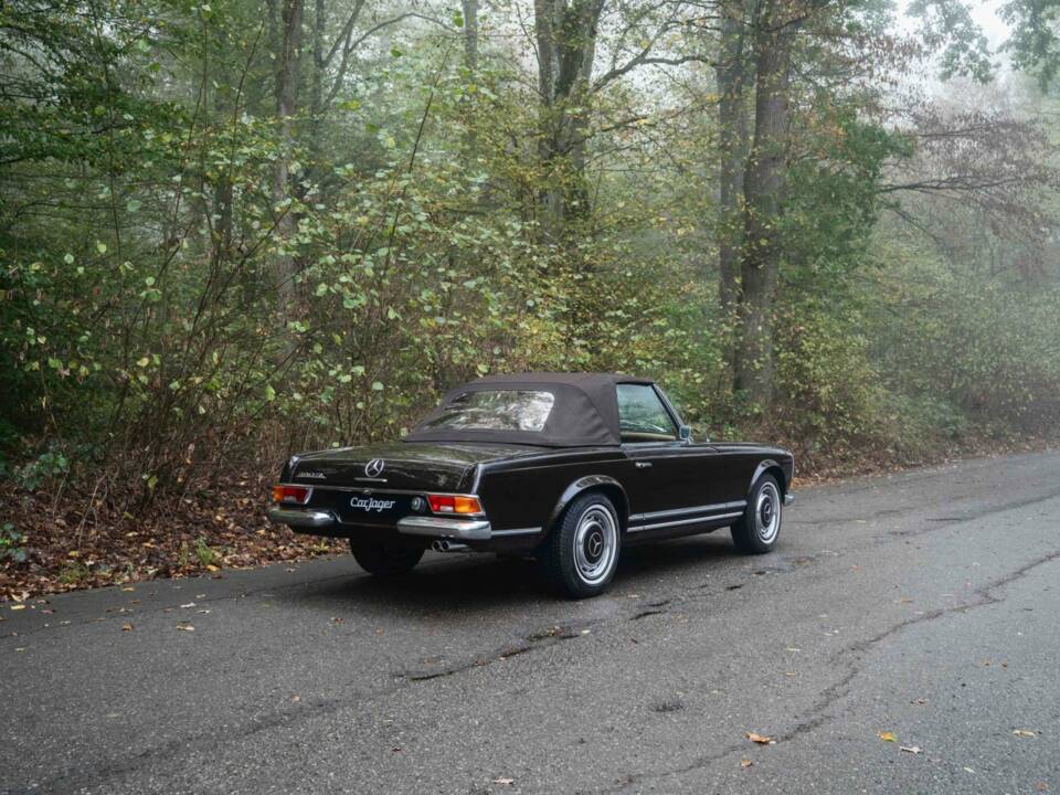 Image 8/28 of Mercedes-Benz 280 SL (1971)