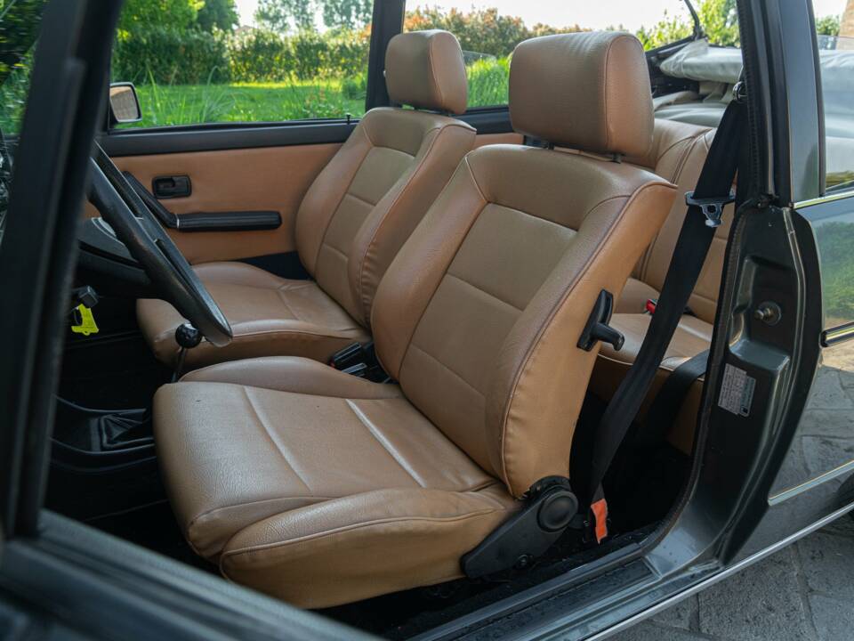 Image 35/50 of Volkswagen Golf I Cabrio GLi 1.8 (1983)