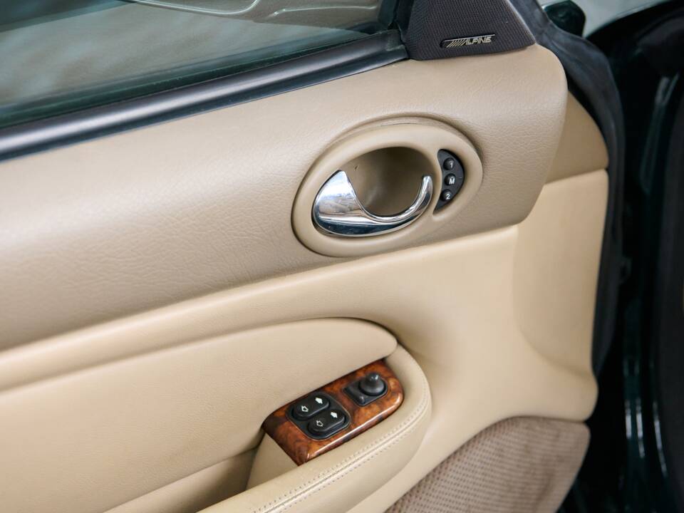 Bild 42/50 von Jaguar XK8 4.0 (2002)