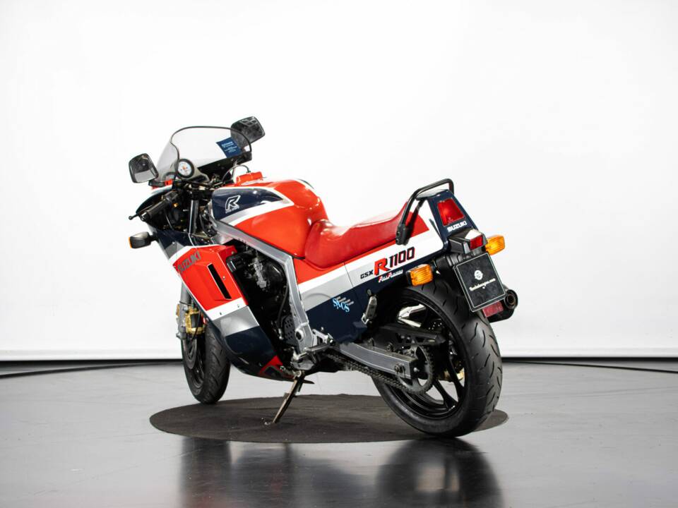 Immagine 2/50 di Suzuki GSX-R 1100 (1986)
