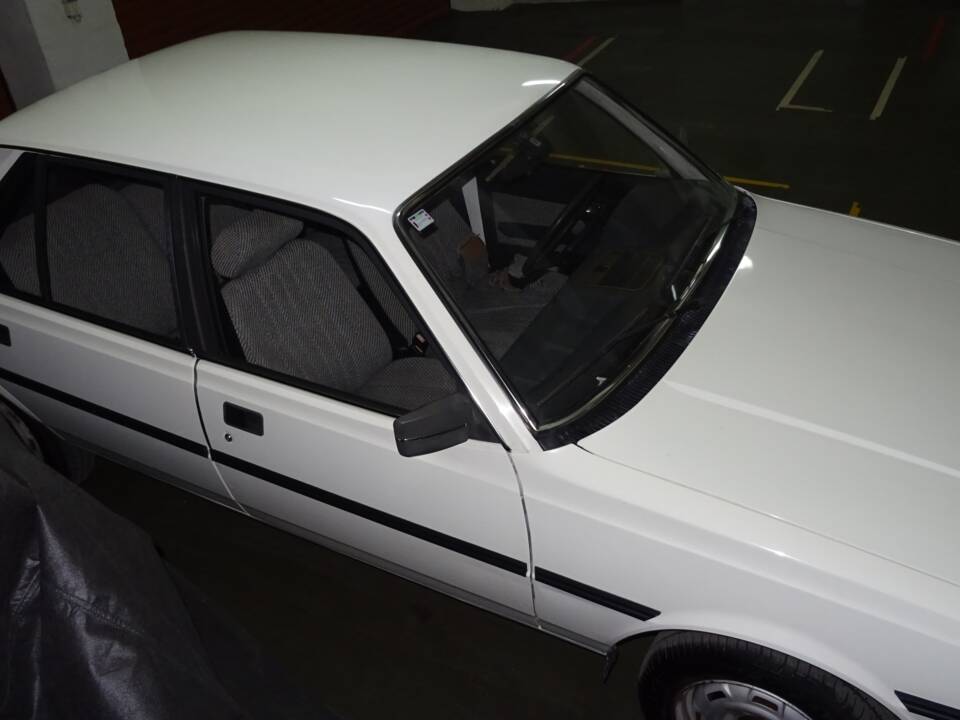 Bild 10/15 von Peugeot 305 (1982)