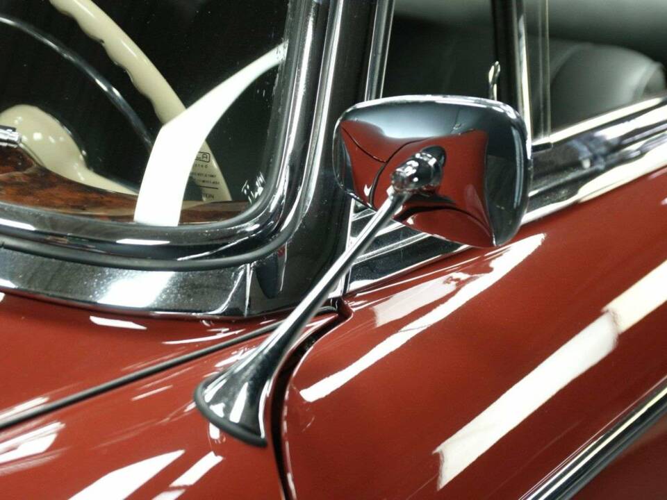Imagen 47/50 de Mercedes-Benz 220 S (1957)