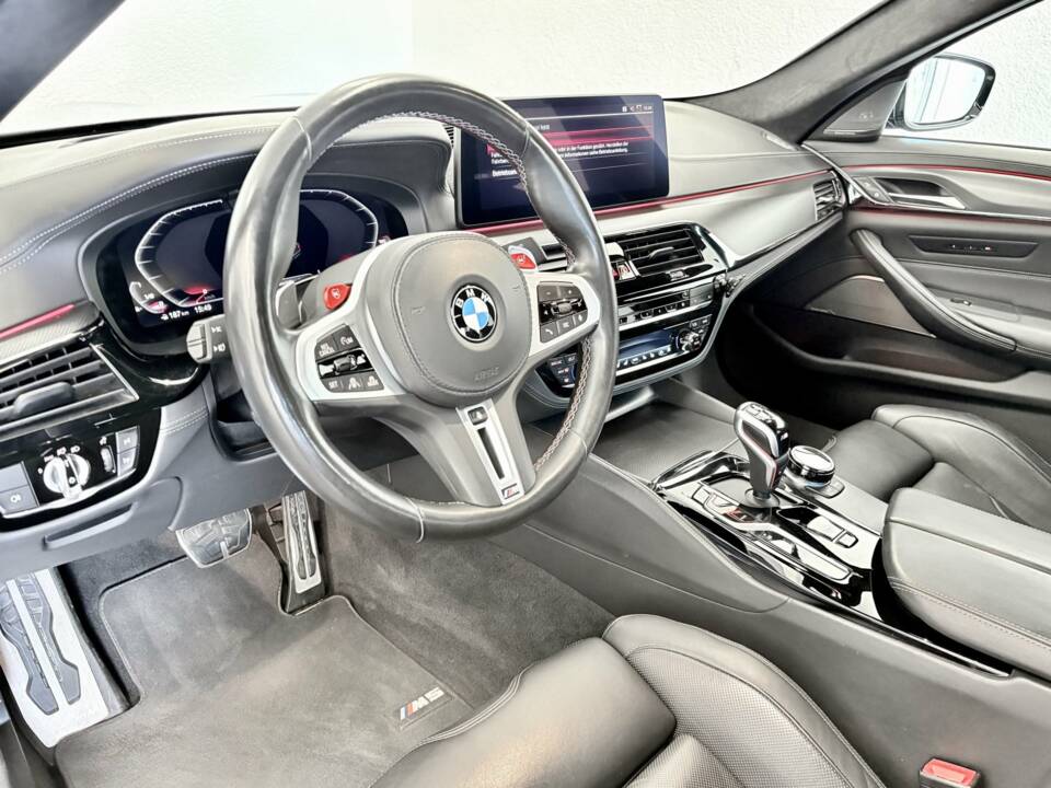 Image 17/31 of BMW M5 xDrive (2021)