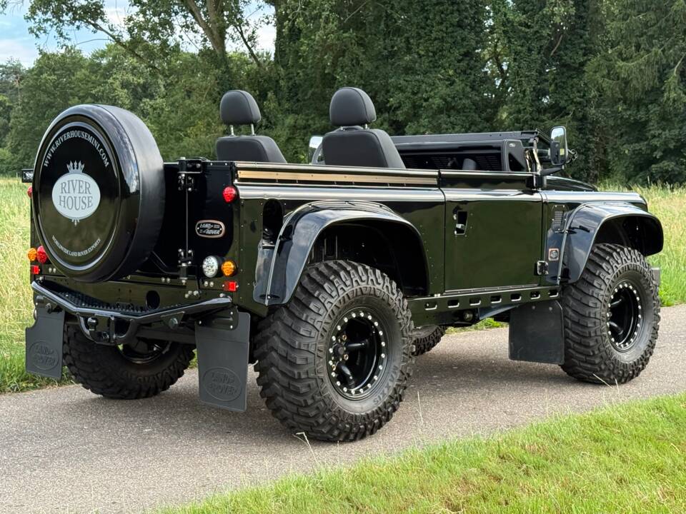 Bild 3/27 von Land Rover Defender 90 Td5 (1999)