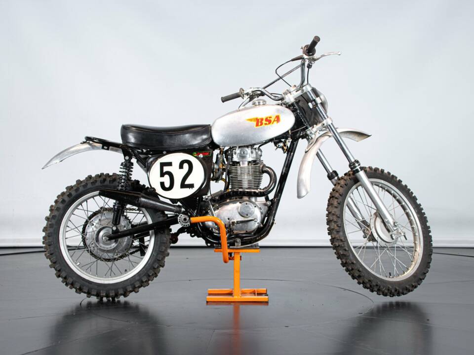 Bild 5/50 von BSA DUMMY (1974)