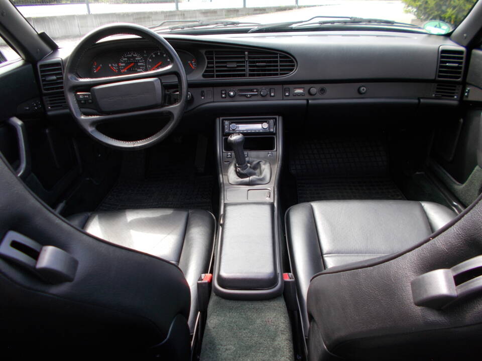 Image 9/12 de Porsche 944 Turbo (1992)