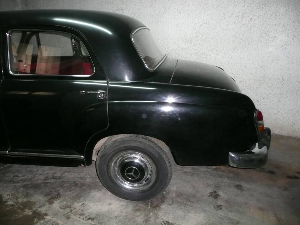 Image 19/30 of Mercedes-Benz 180 Db (1961)