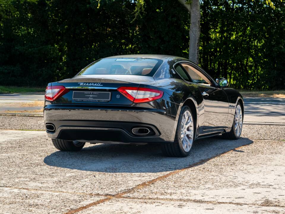 Bild 16/37 von Maserati GranTurismo S (2010)