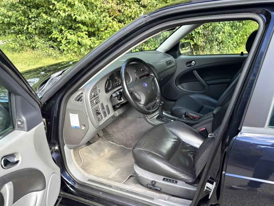 Image 11/33 de Saab 9-5 2.3 Turbo (2002)
