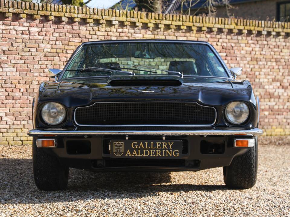 Image 12/50 of Aston Martin DBS V8 (1972)