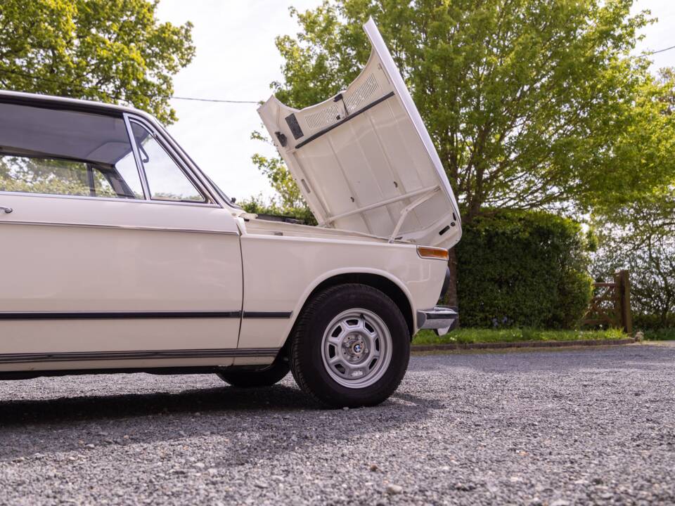 Imagen 41/50 de BMW 1802 (1975)
