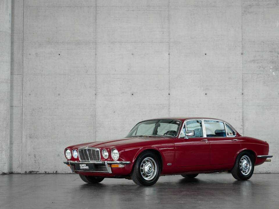 Bild 2/50 von Jaguar XJ 6 L 4.2 (1974)