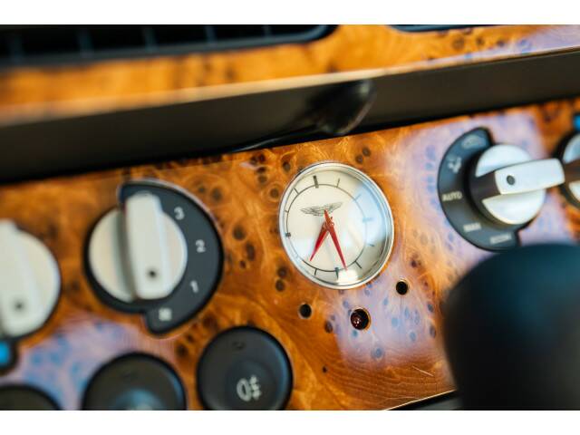 Image 18/43 of Aston Martin DB 7 GTA (2003)