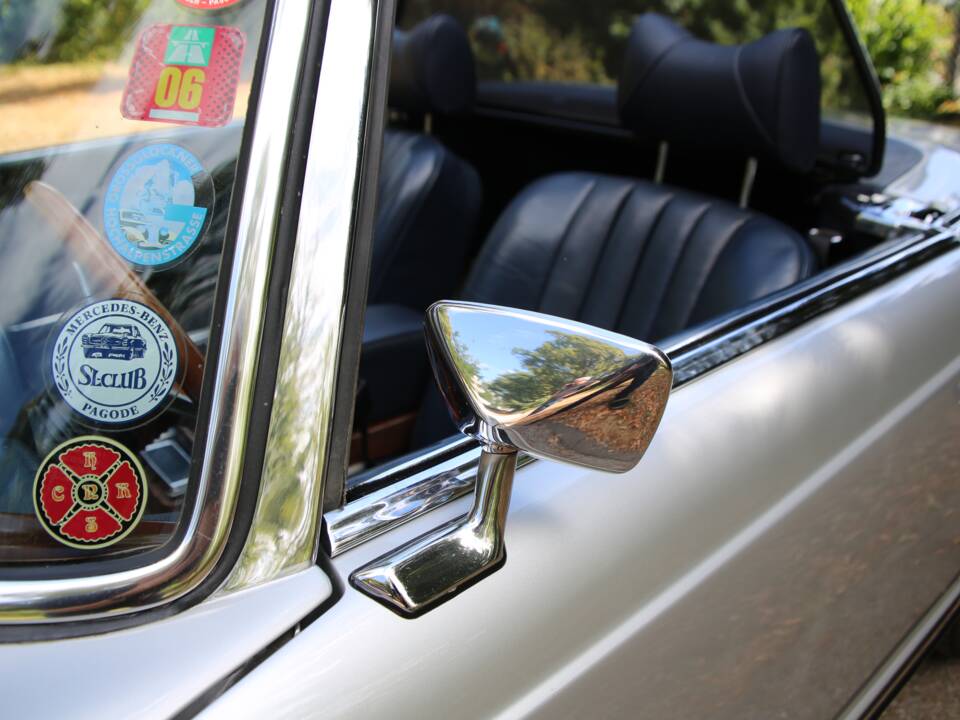 Image 18/37 of Mercedes-Benz 280 SL (1969)
