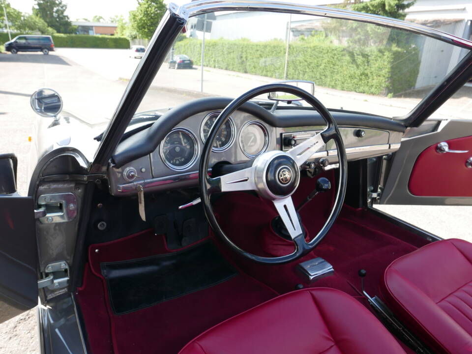 Imagen 18/68 de Alfa Romeo Giulia 1600 Spider (1964)