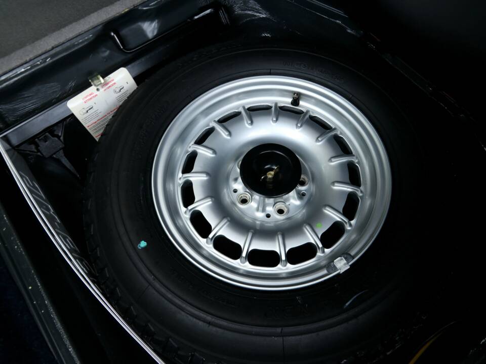 Bild 25/50 von Mercedes-Benz 380 SEL (1983)