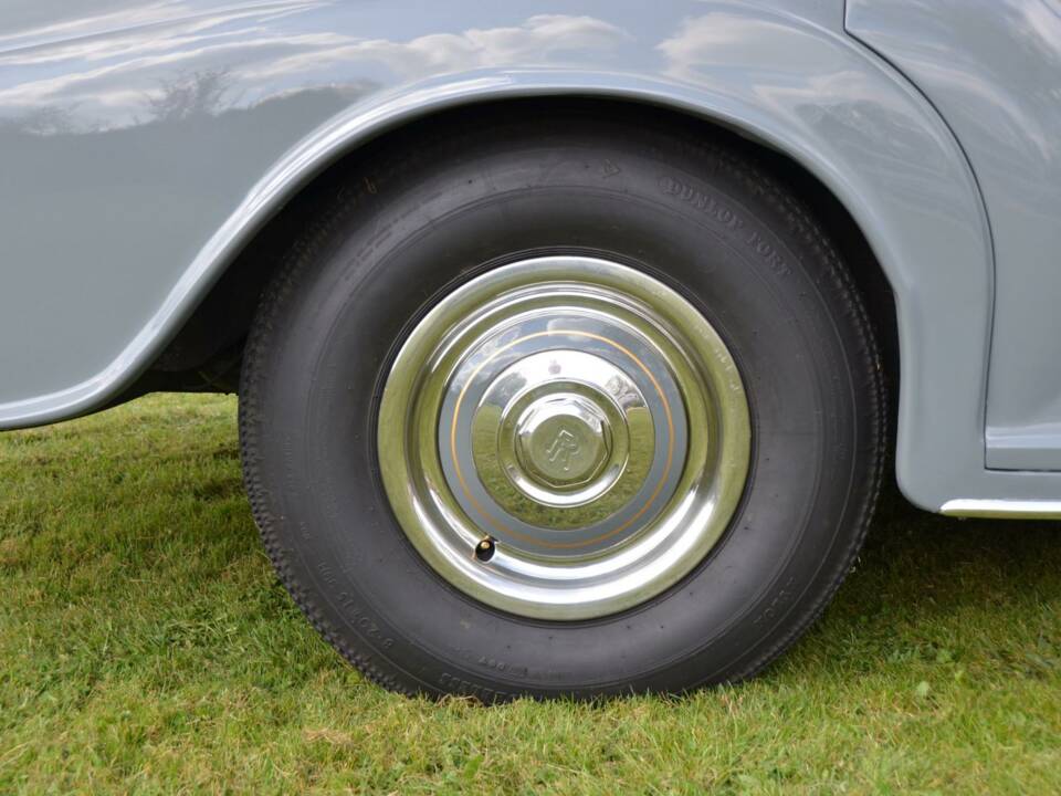 Obraz 50/50 pojazdu Rolls-Royce Silver Cloud II (1961)