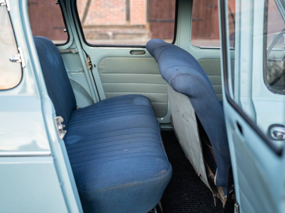 Image 44/66 of Renault R 4 Super (1962)