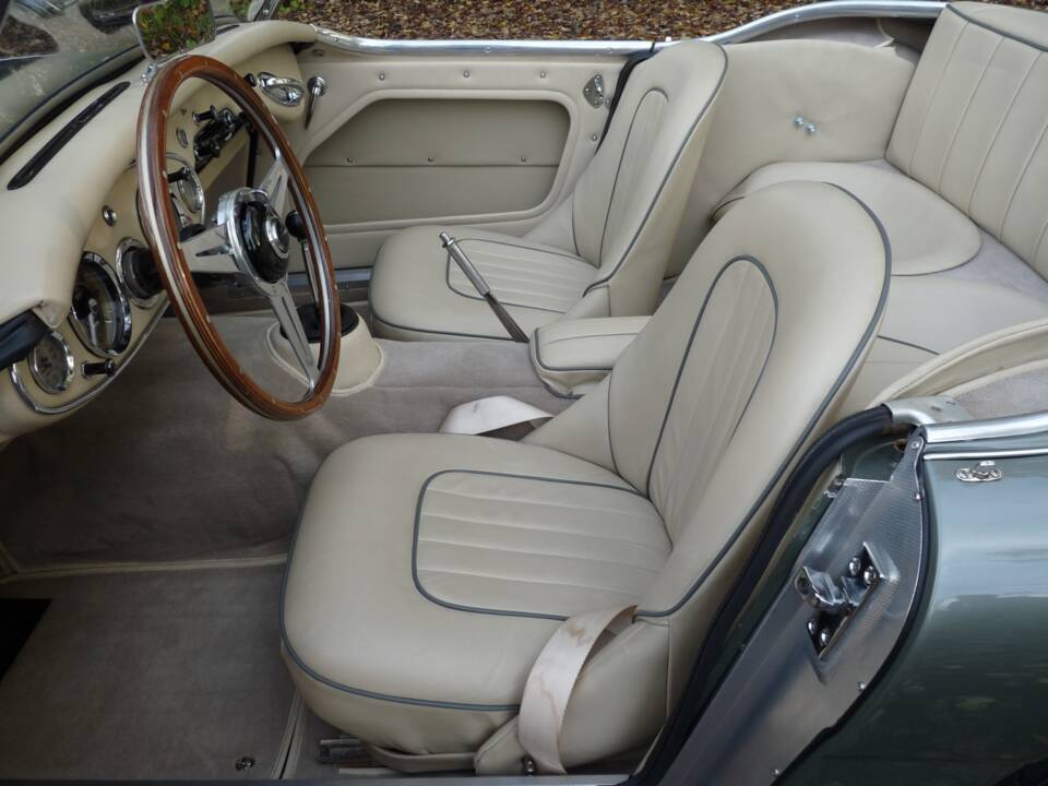 Image 12/32 of Austin-Healey 3000 Mk II (BT7) (1962)