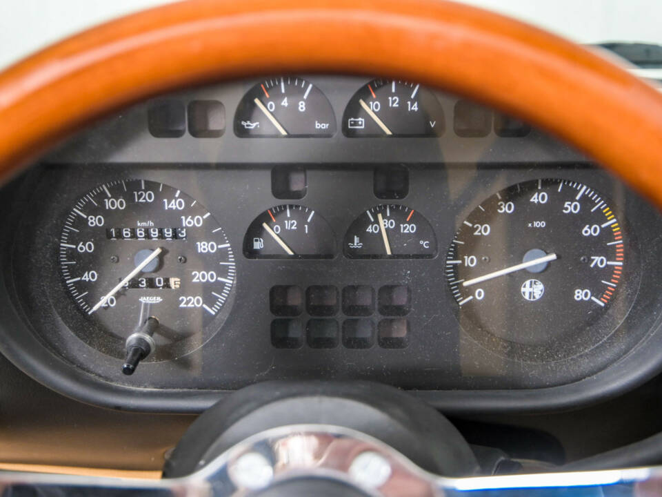 Bild 11/50 von Alfa Romeo 2.0 Spider (1991)