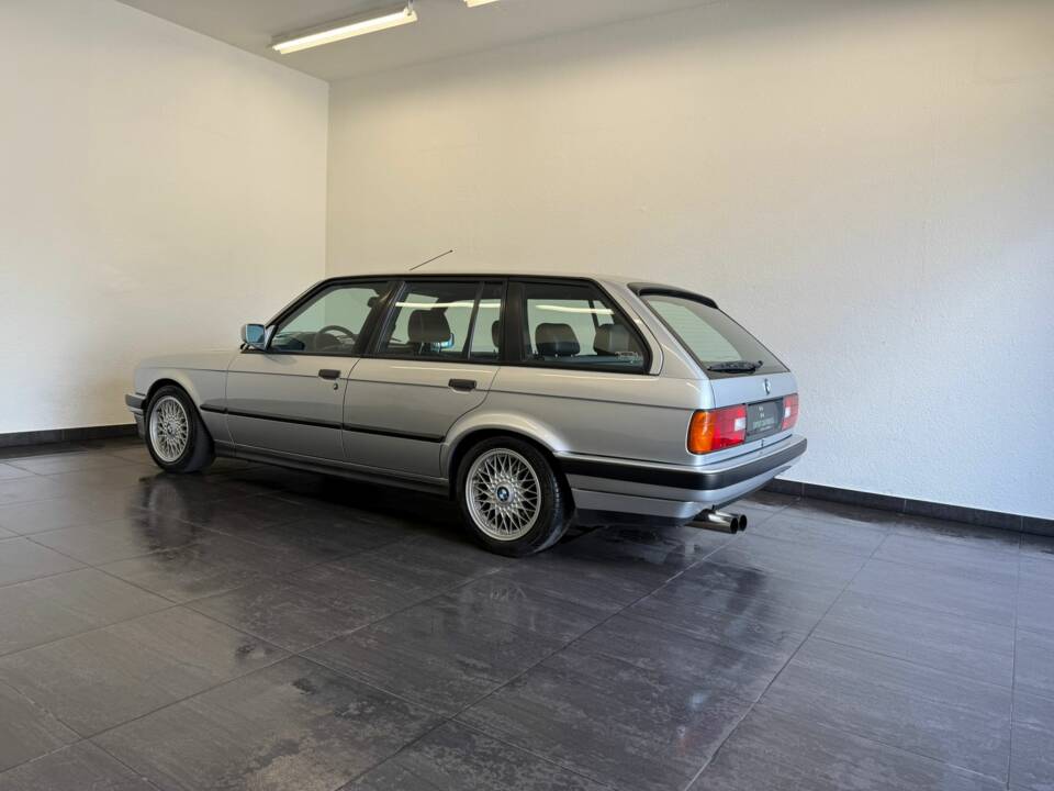 Immagine 10/50 di BMW 325i Touring (1992)