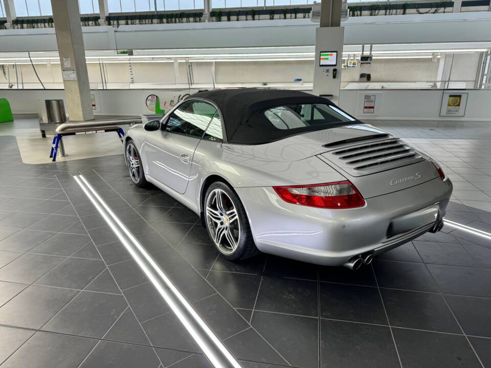 Image 6/59 of Porsche 911 Carrera S (2006)