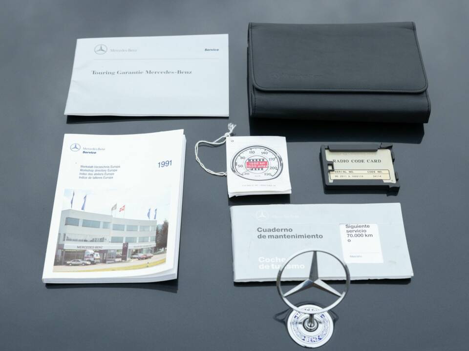 Bild 32/44 von Mercedes-Benz 300 SE (1992)