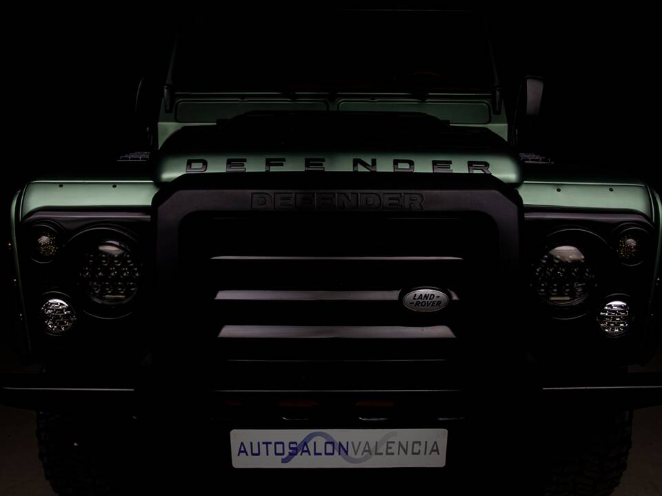 Image 32/44 of Land Rover Defender 90 (2011)