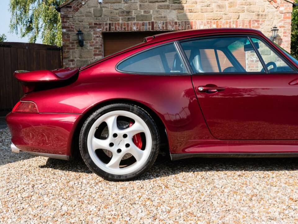 Image 13/57 of Porsche 911 Turbo (1995)