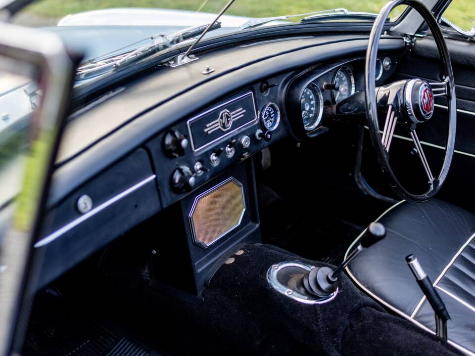 Bild 34/46 von MG MGB (1964)