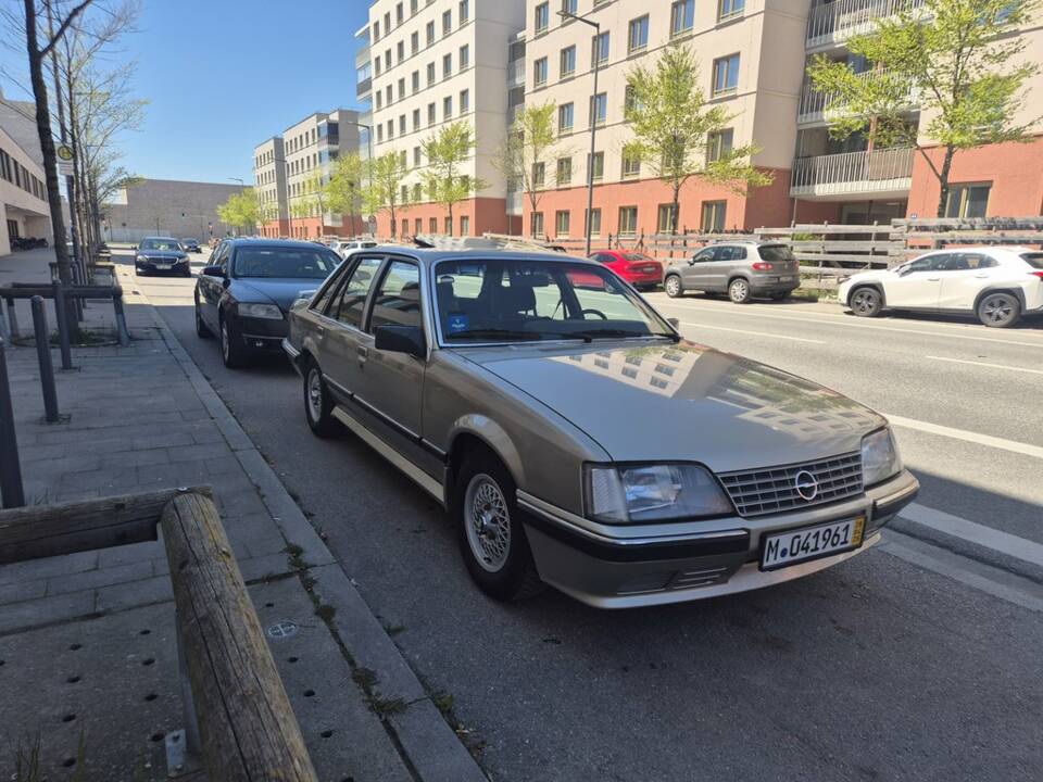 Bild 1/8 von Opel Senator 3,0i (1986)