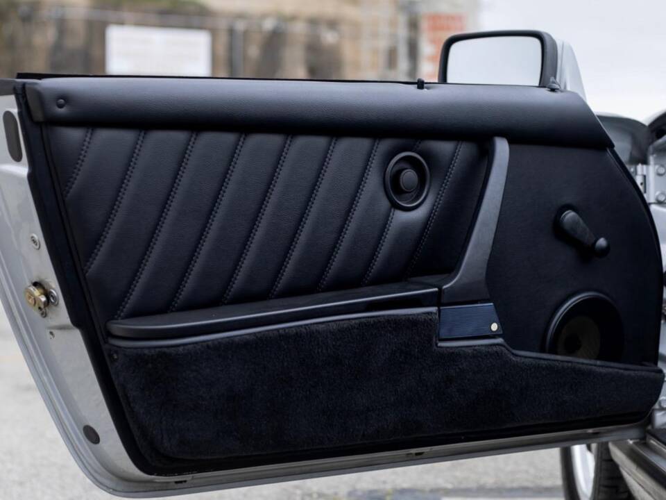 Image 74/132 of Porsche 911 Speedster 3.2 (1989)