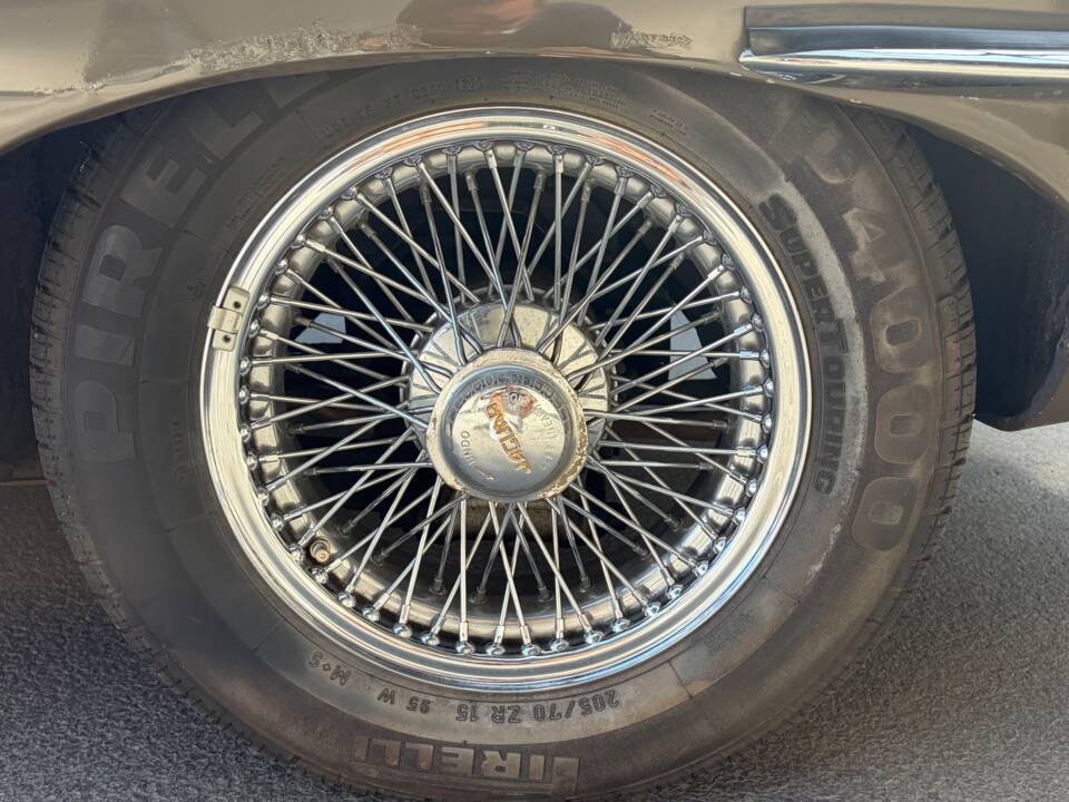 Image 25/81 de Jaguar Type E (2+2) (1969)