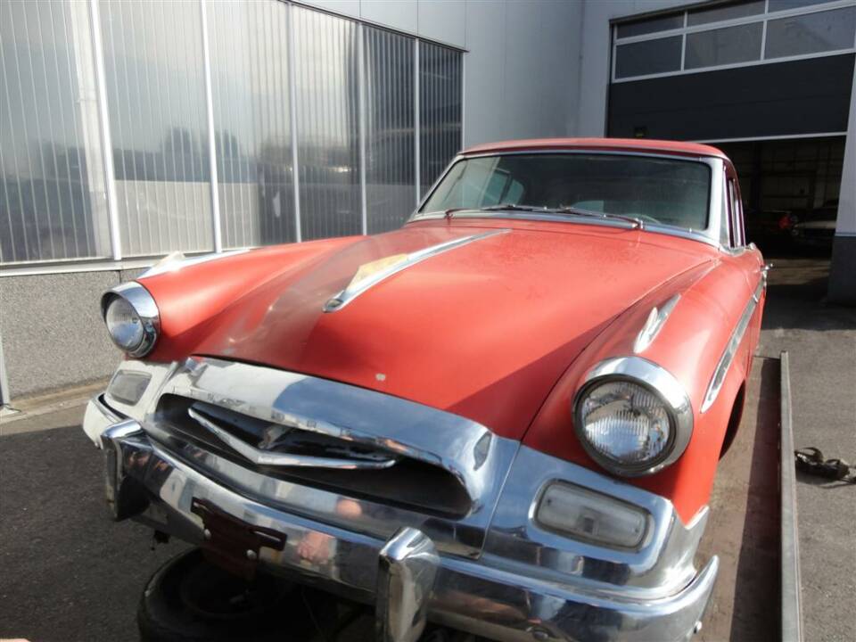 Image 19/22 of Studebaker Speedster (1955)