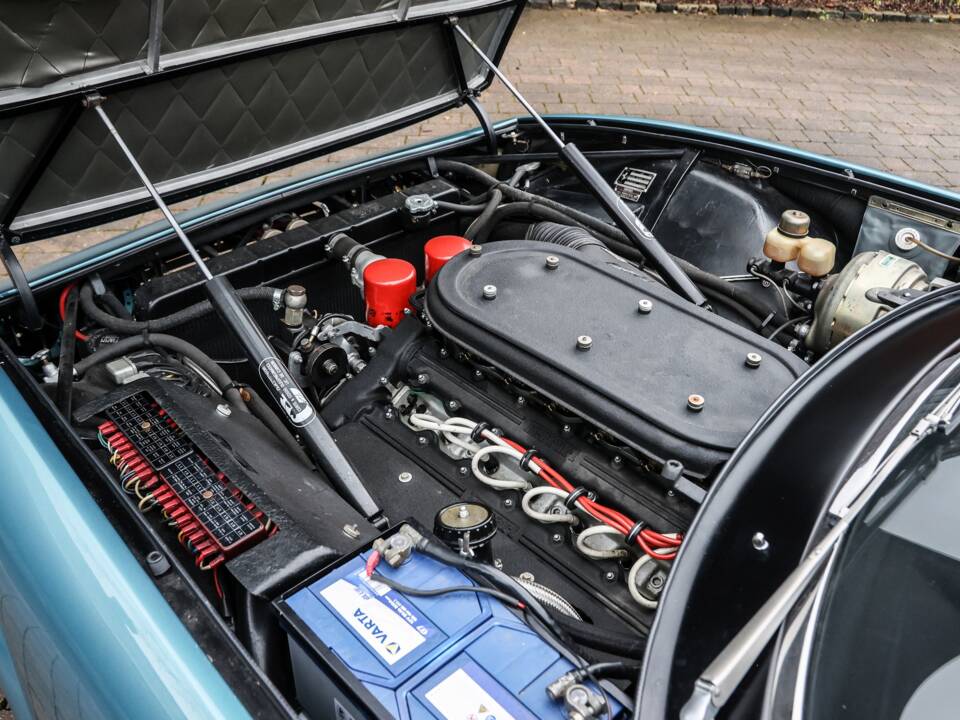 Image 6/65 of Ferrari 365 GTB&#x2F;4 Daytona (1972)