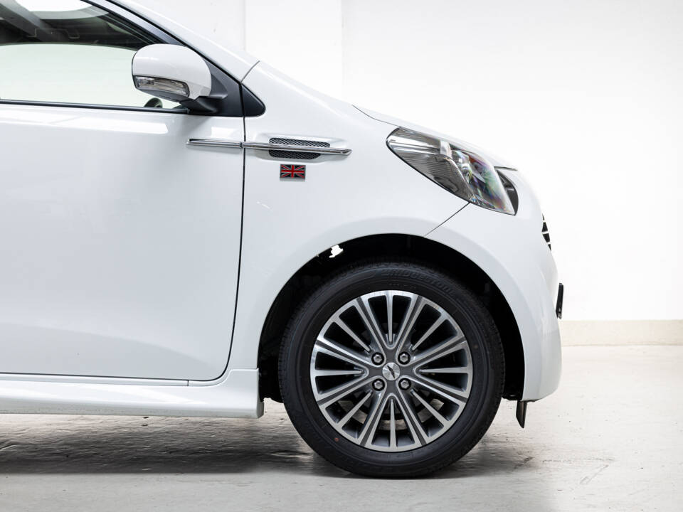 Bild 25/32 von Aston Martin Cygnet (2012)