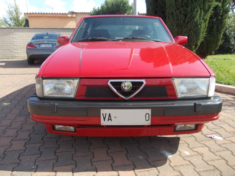 Image 5/51 of Alfa Romeo 75 1.8 Turbo (1991)