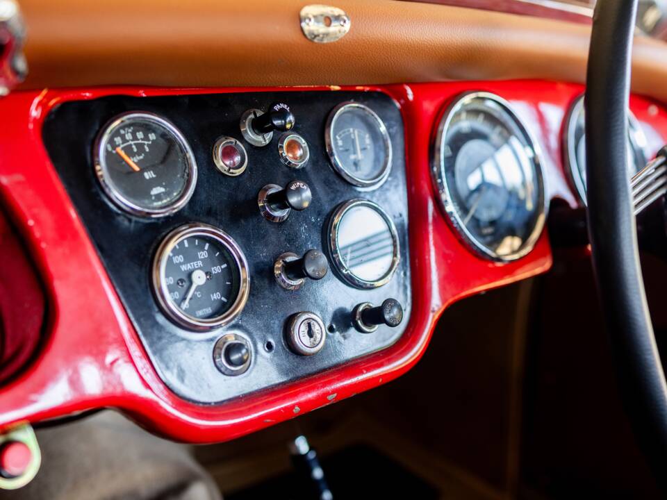 Image 29/50 of Triumph TR 3 (1956)