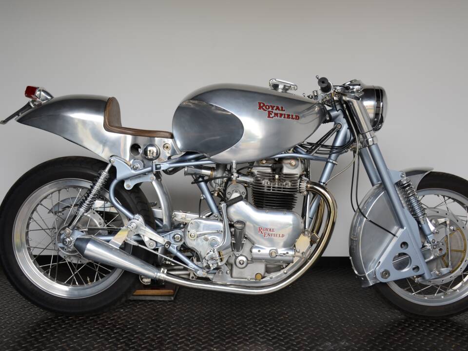 Image 3/42 of Royal Enfield 700 Silver Shotgun (1955)