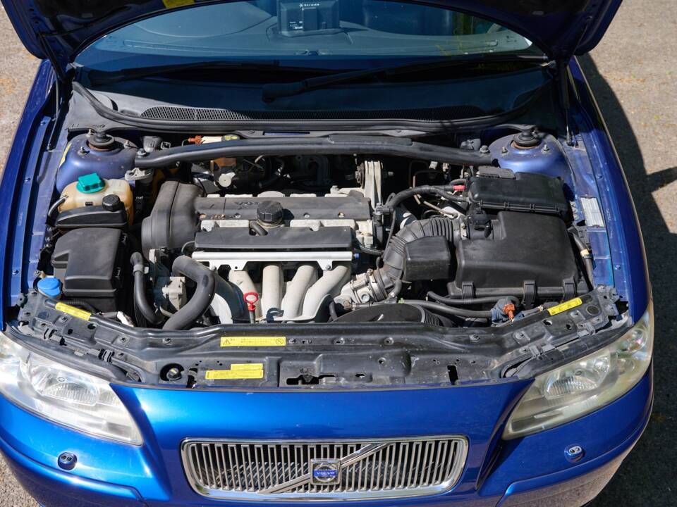 Image 5/50 of Volvo V 70 2.4 (2006)