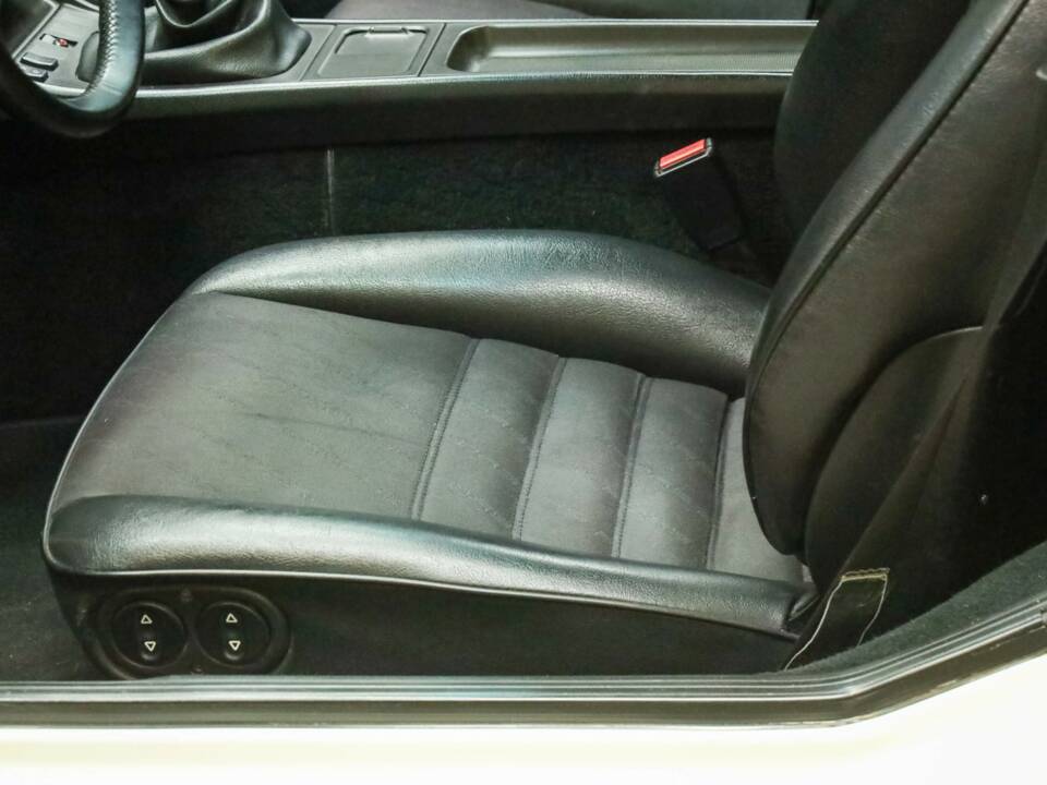 Obraz 17/50 pojazdu Porsche 944 (1986)
