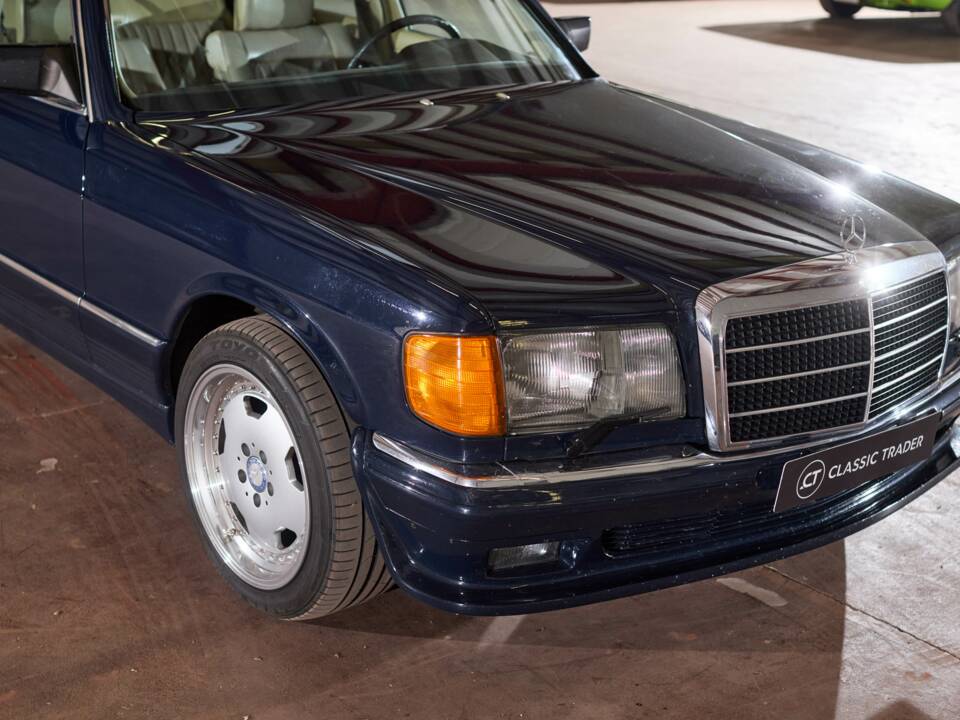 Bild 19/43 von Mercedes-Benz 380 SE (1984)