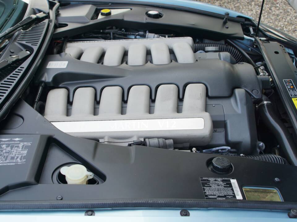 Image 23/50 of Aston Martin DB 7 Vantage Volante (2000)