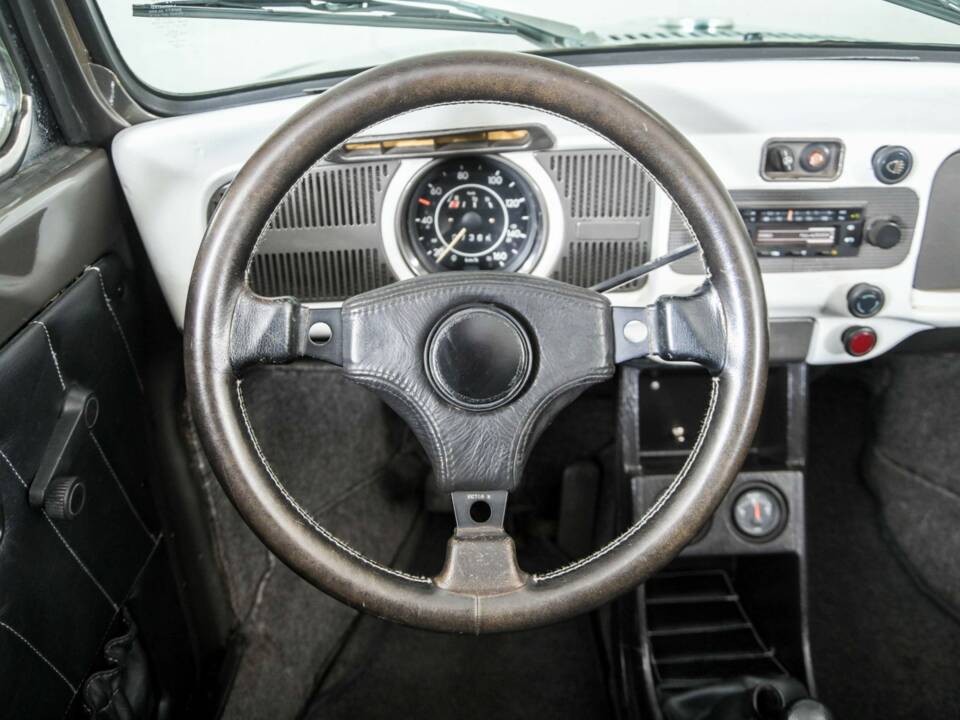 Image 8/50 of Volkswagen Beetle 1303 LS (1971)
