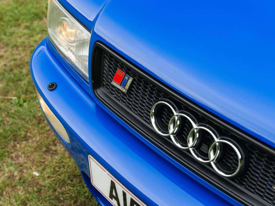 Image 11/45 of Audi RS2 Avant (1994)