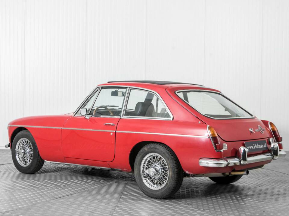 Image 6/50 of MG MGB GT (1967)