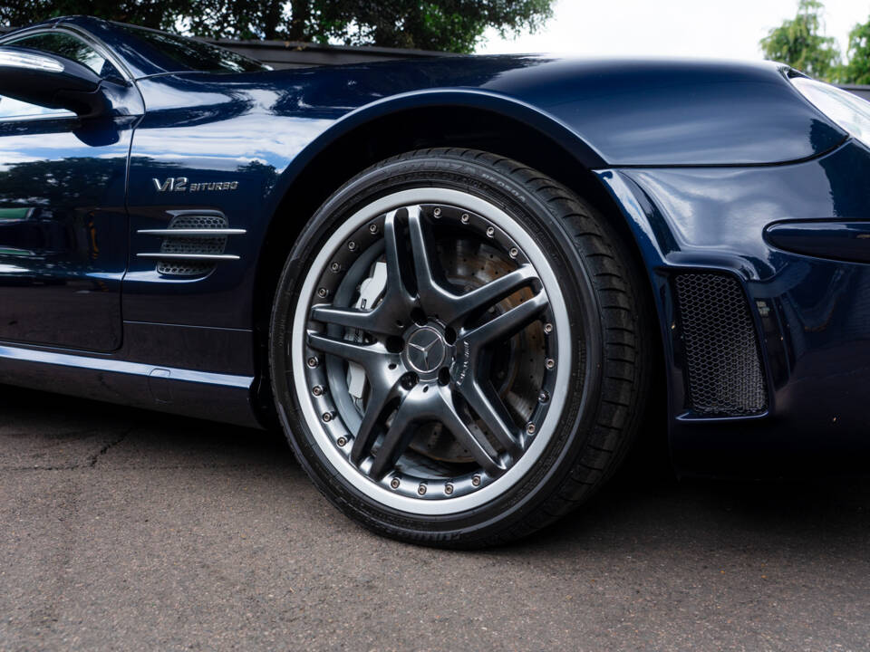 Image 50/60 of Mercedes-Benz SL 65 AMG (2004)