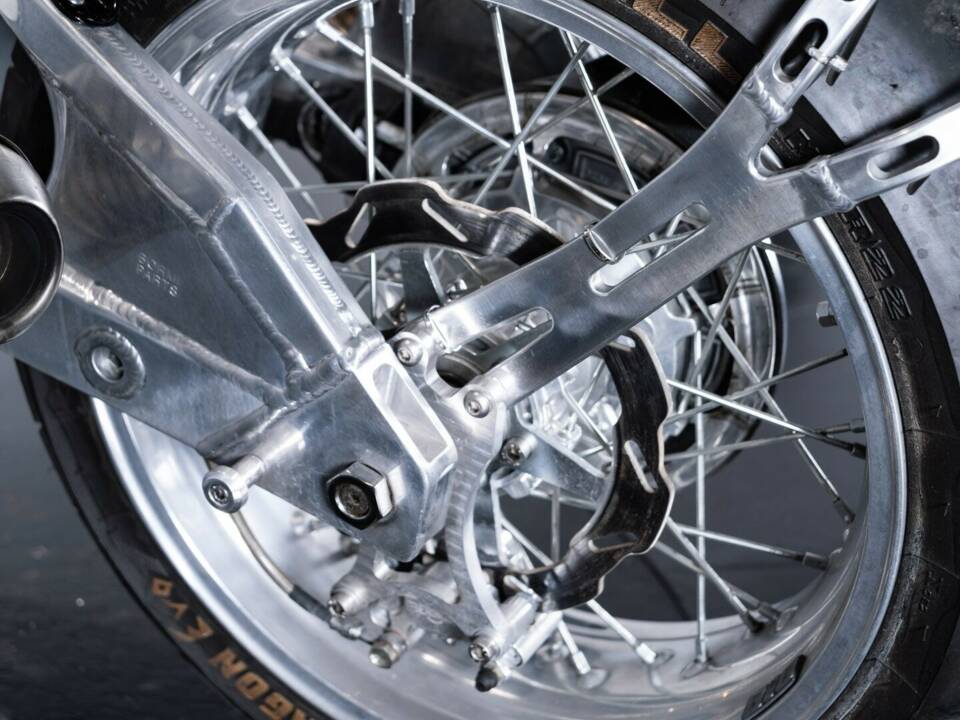 Bild 15/50 von Moto Guzzi DUMMY (1998)