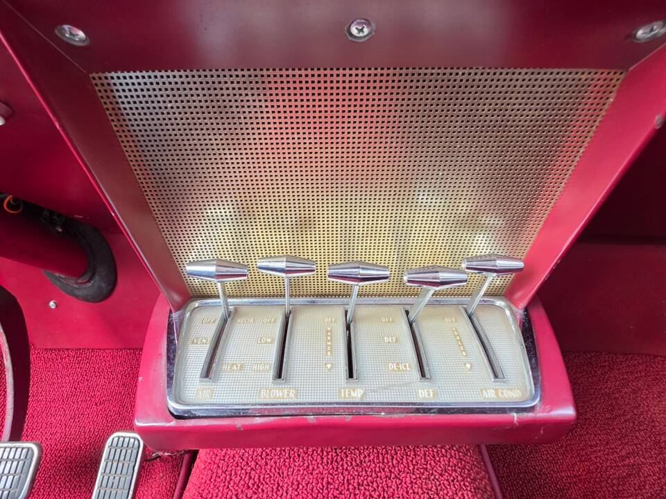 Image 21/75 of Lincoln Continental Mark II (1956)