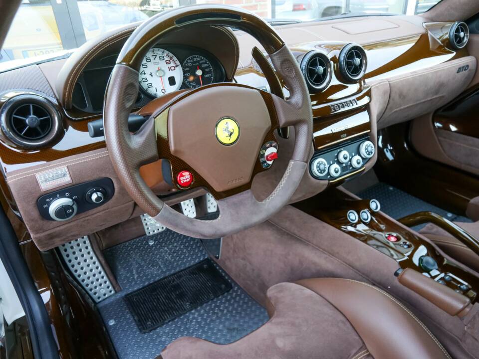 Image 20/50 de Ferrari 599 GTO (2011)